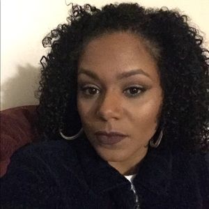 Meet your Posher, Liza